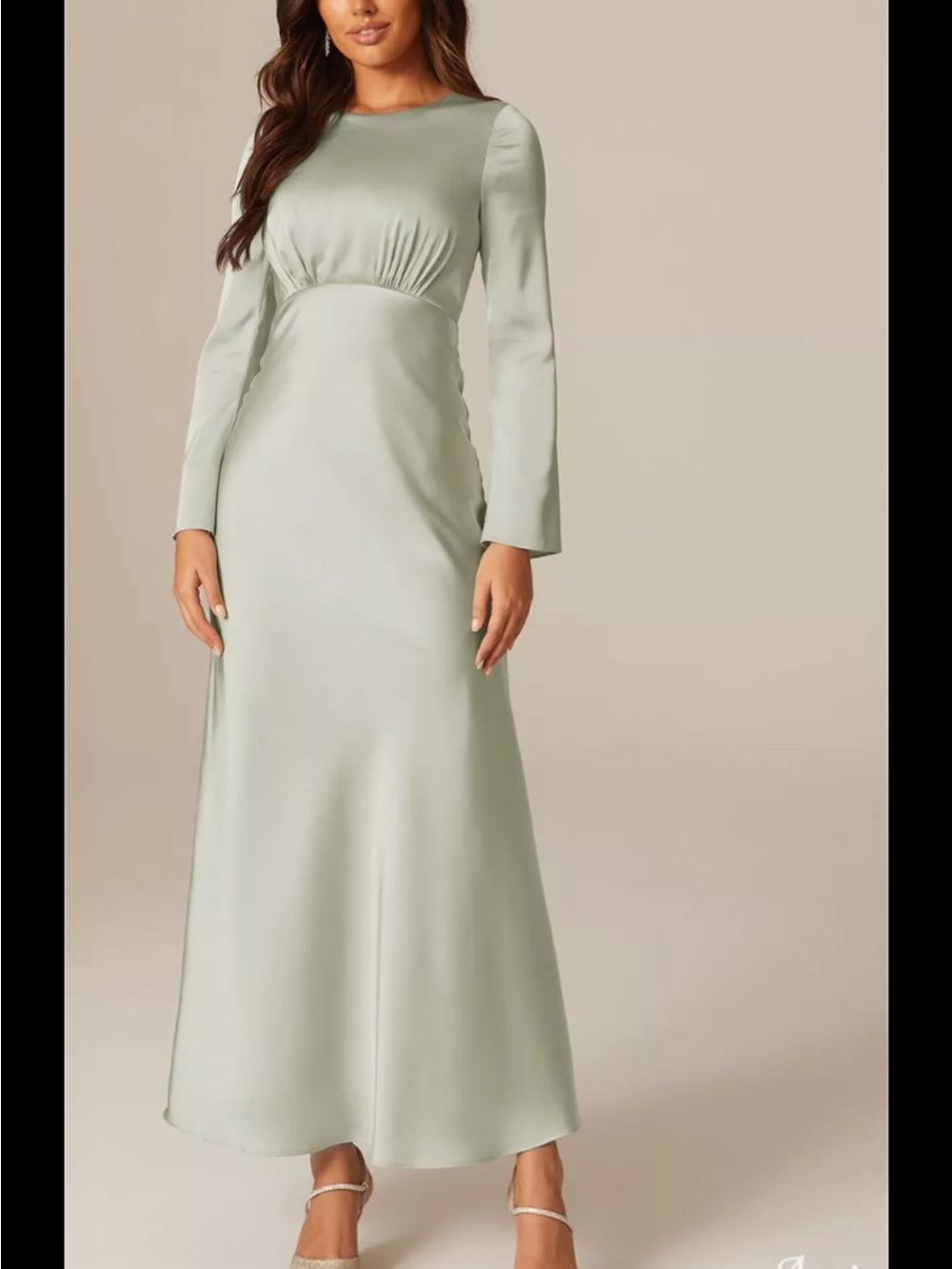 Elegant Sage Long-Sleeve Maxi Dress